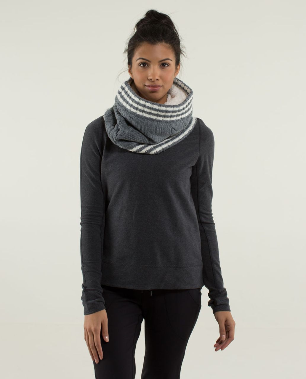 Lululemon Keepin' It Real Cozy Neck Warmer - Heathered Medium Grey / Angel Wing