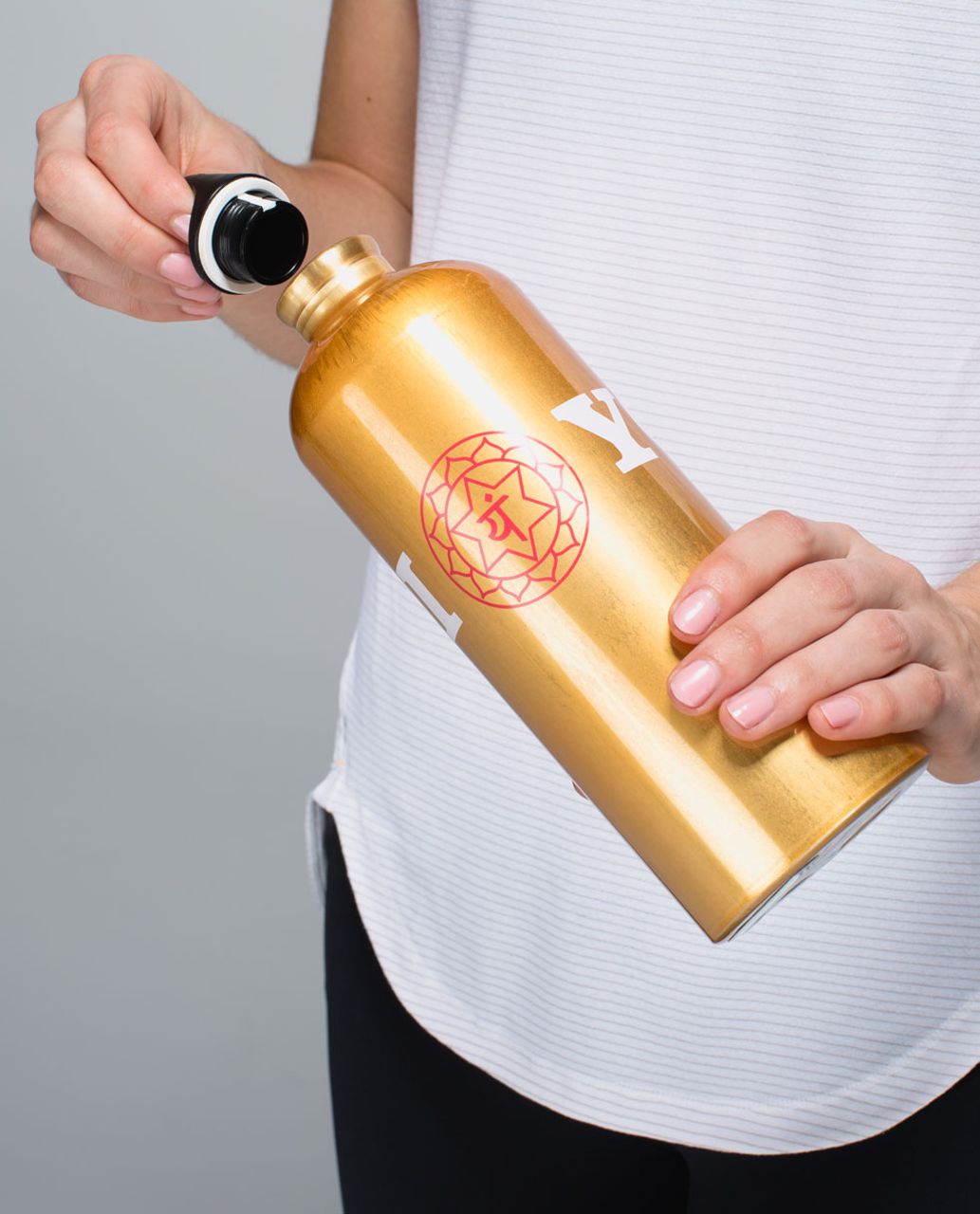 Lululemon Sigg 1L Bottle - Metallic Gold