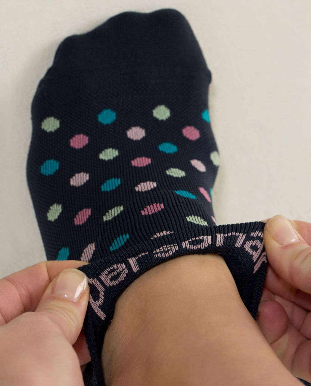 Lululemon Women's Ultimate No Show Run Sock *Ergo Toes - Womens No Show Mismatch Polka Dot Stripe Multi