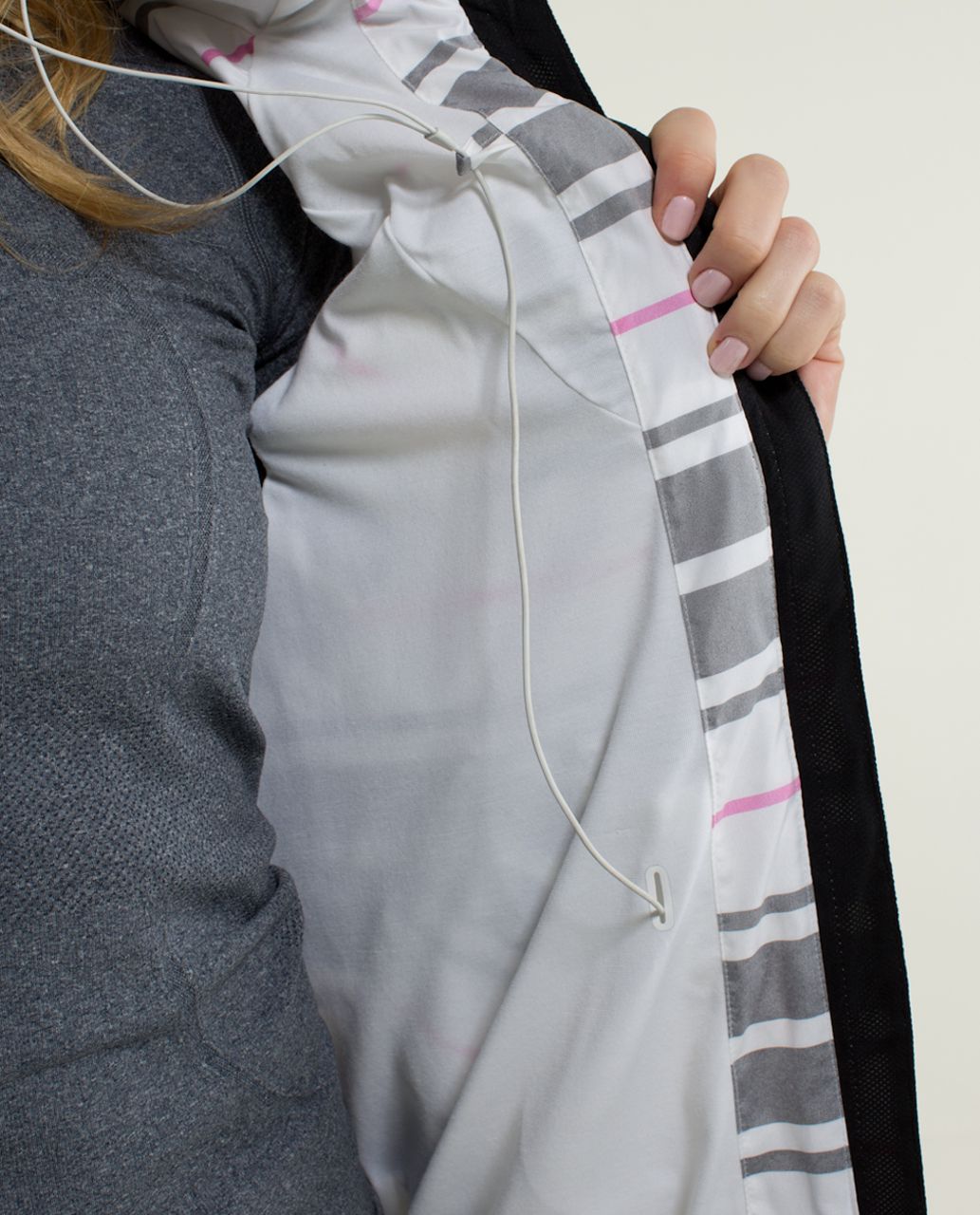 Lululemon Run:  Hustle Jacket - Traverse Stripe Paris Perfection / Black