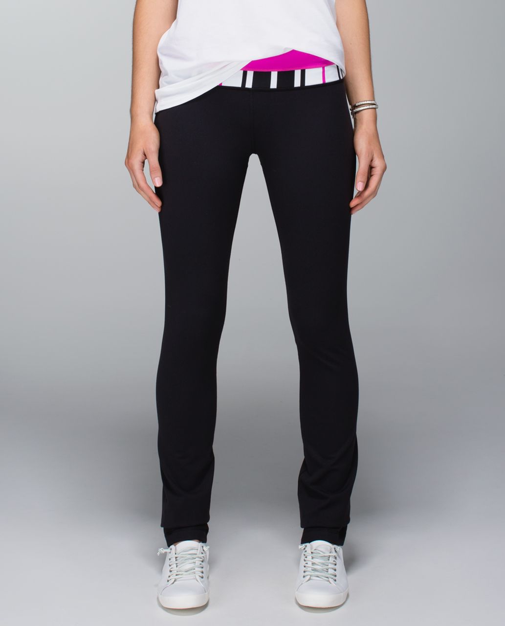 Lululemon Skinny Groove Pant *Full-On Luon - Black / Paris Perfection / Traverse Stripe Paris Perfection