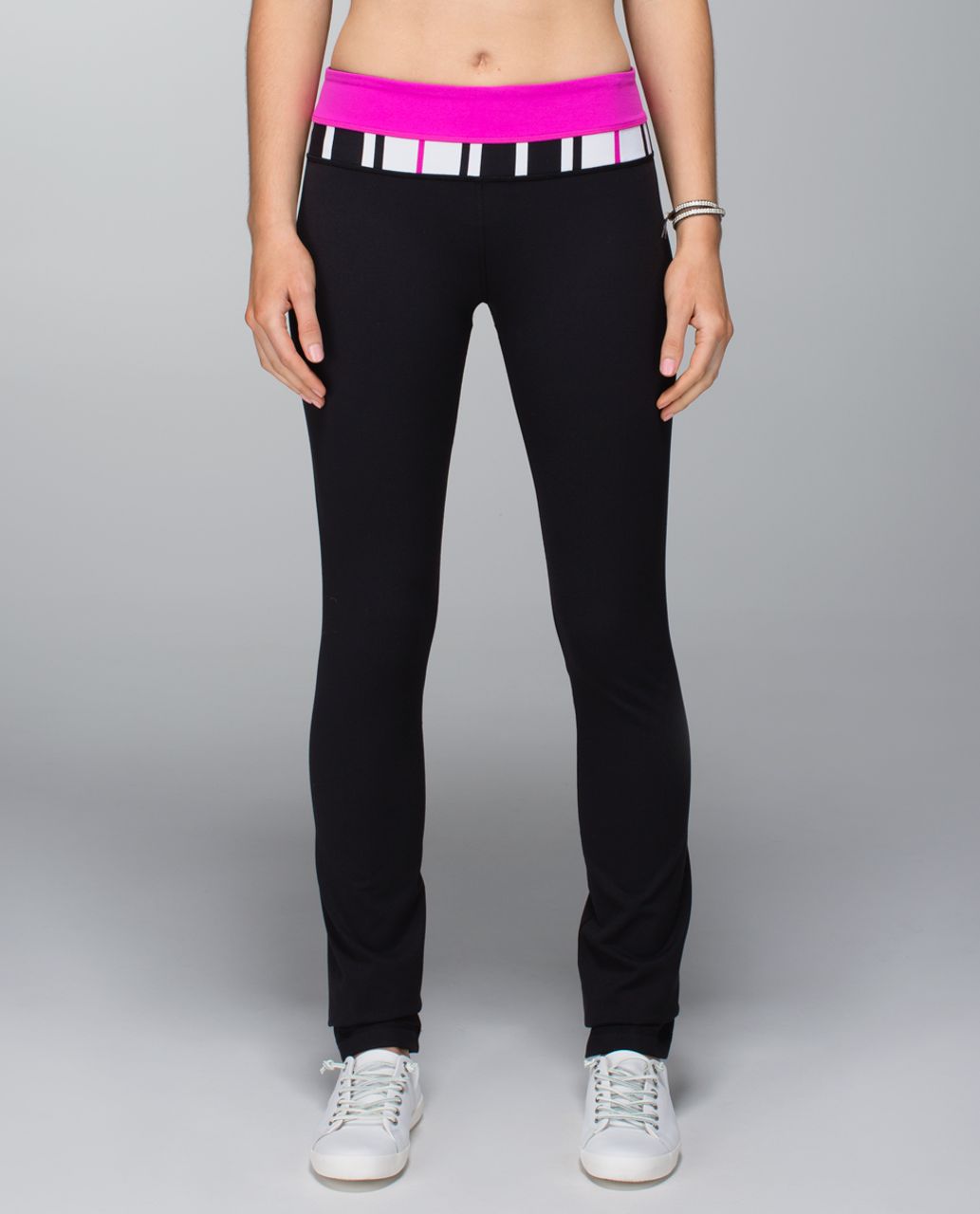 Lululemon Skinny Groove Pant *Full-On Luon - Black / Paris Perfection / Traverse Stripe Paris Perfection