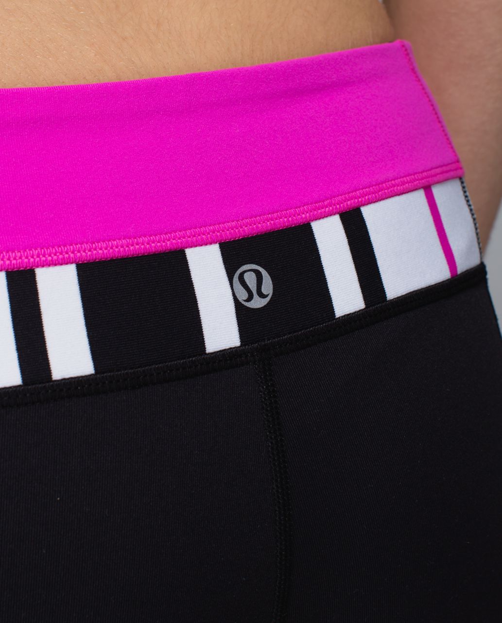 Lululemon Skinny Groove Pant *Full-On Luon - Black / Paris Perfection / Traverse Stripe Paris Perfection