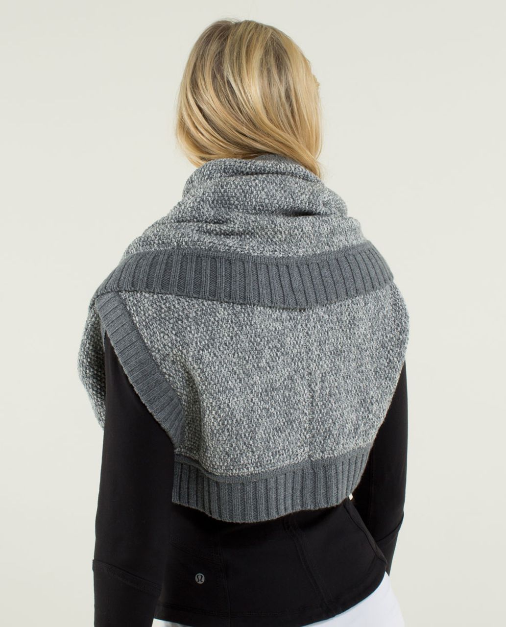 Lululemon Cozy Yogi Infinity Scarf - Heathered Medium Grey / Angel Wing