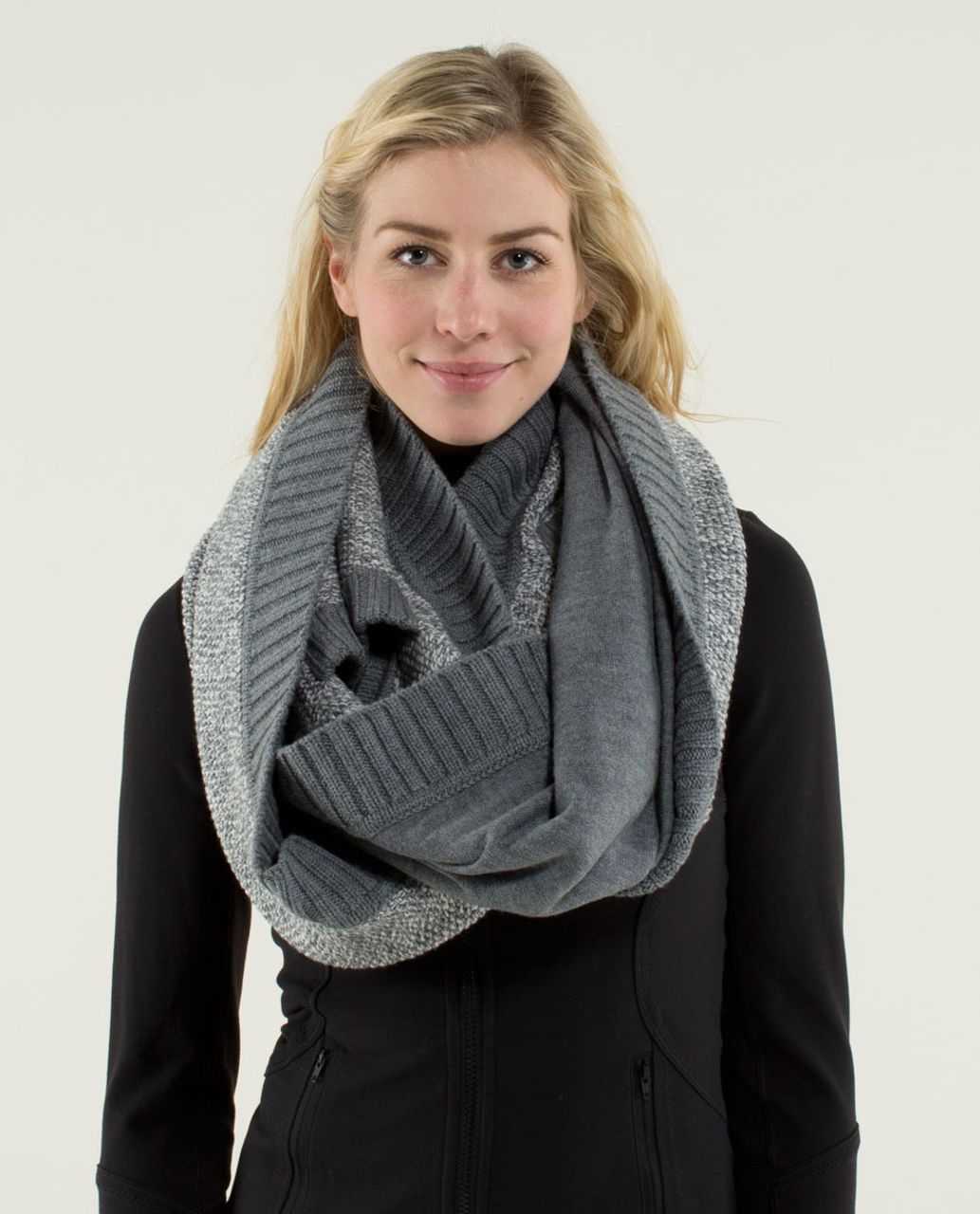 Lululemon Cozy Yogi Infinity Scarf - Heathered Medium Grey / Angel Wing