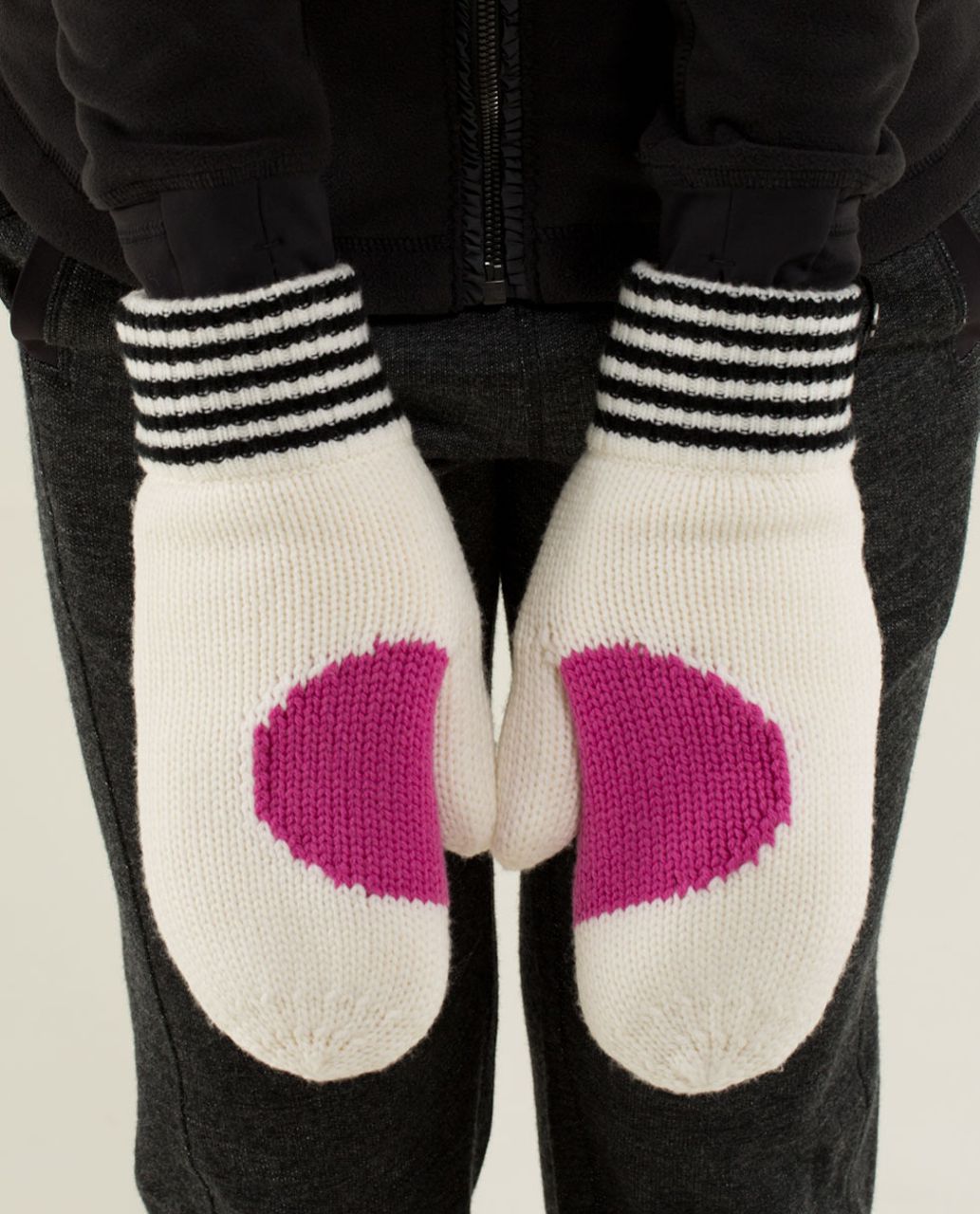 Lululemon Keepin' It Cozy Mittens - Angel Wing / Black / Paris Perfection