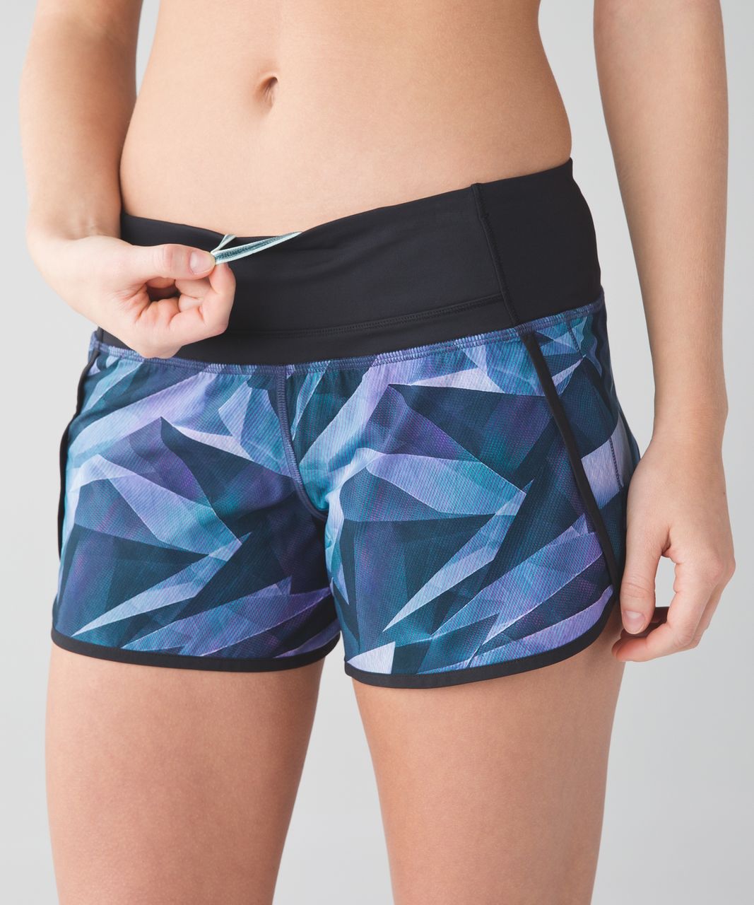 Lululemon Run Times Short *4-way Stretch 4" - Pretty Prism Multi / Black