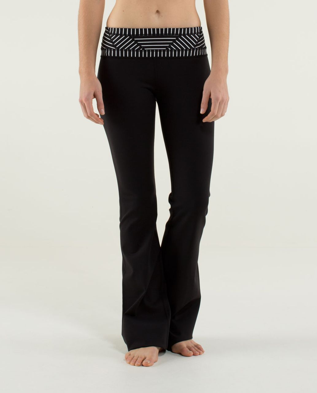 Lululemon Groove Pant (Tall) *Full-On Luon - Black / Quilt Winter 13-13