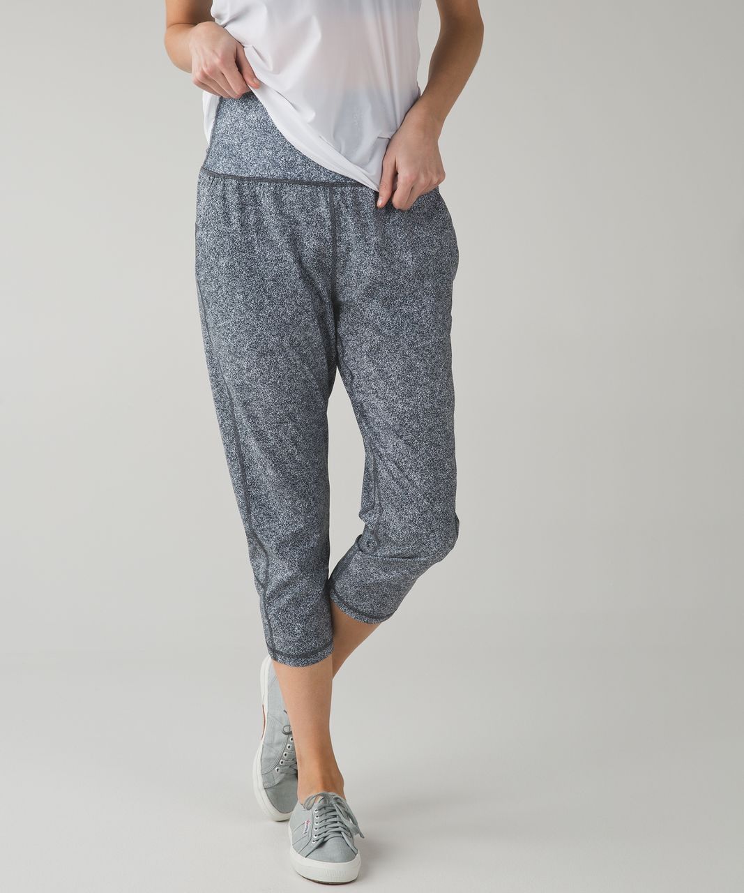 lululemon tranquil crop