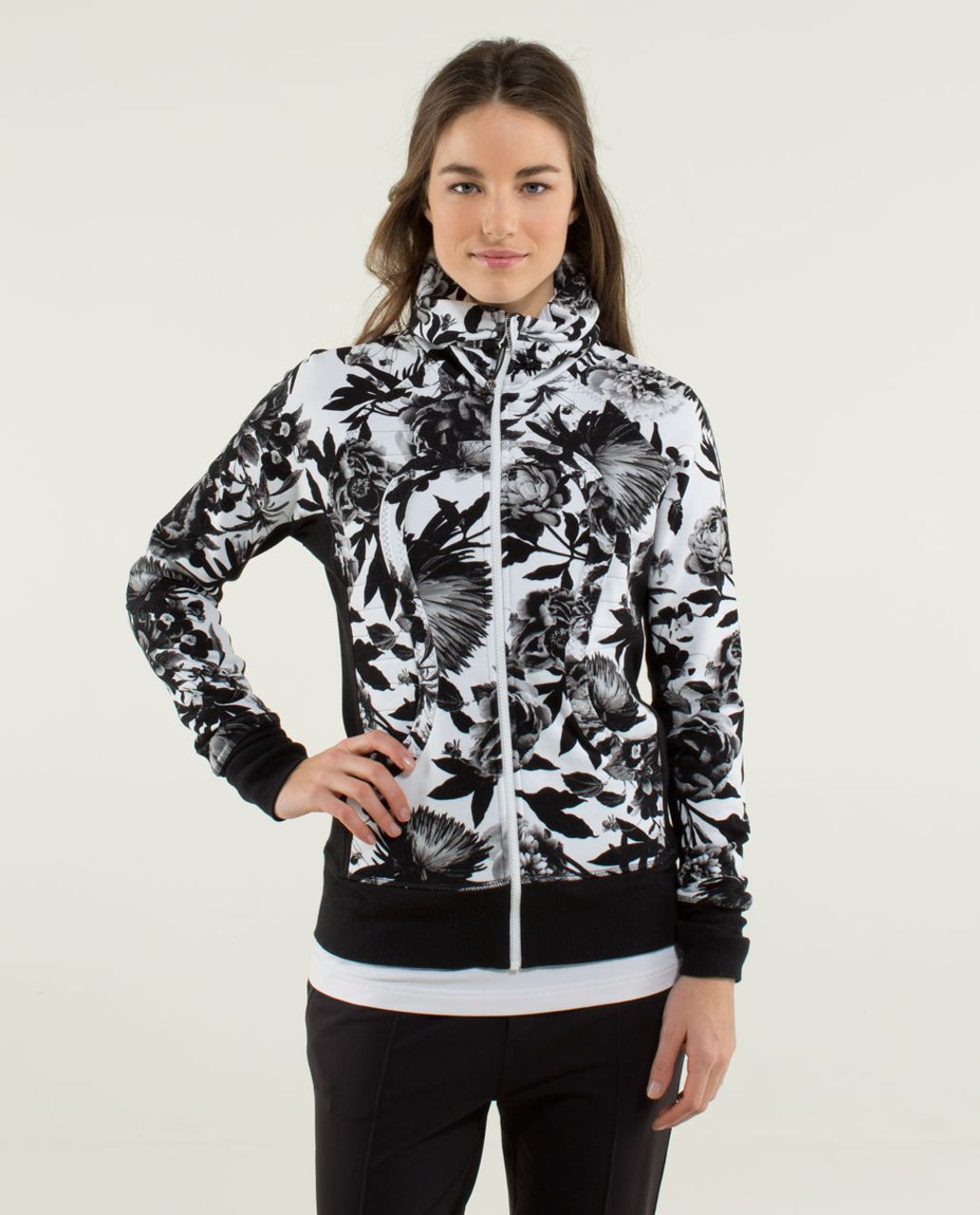 Lululemon Forme Jacket II Brisk Bloom Black & White Floral Size 6 Mint  Condition