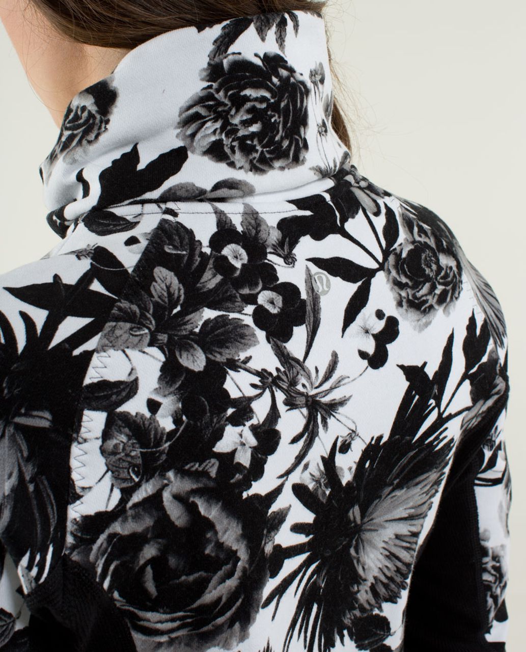 Lululemon Forme Jacket II Brisk Bloom Black & White Floral Size 6 Mint  Condition