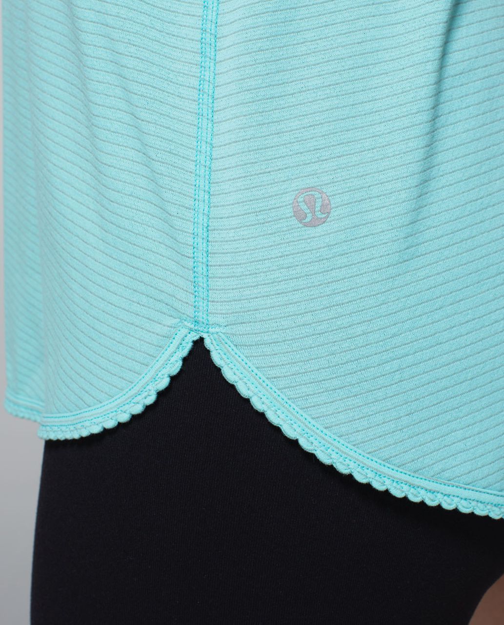 Lululemon 105 F Singlet *Silver - Angel Blue