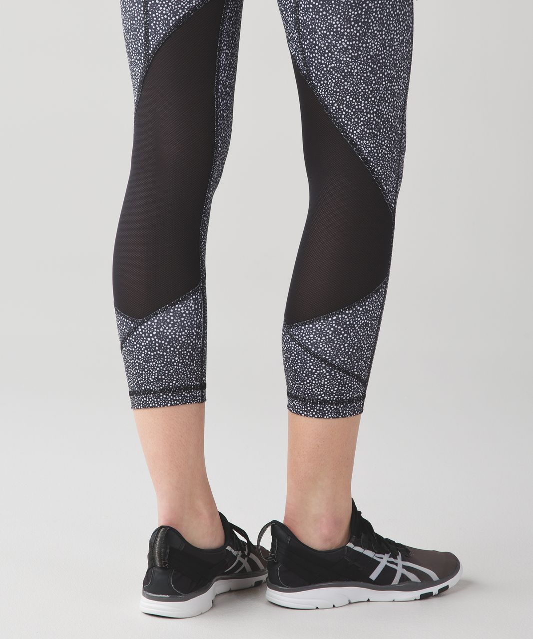 Lululemon Pace Rival Crop - Freckle Flower Black White / Black