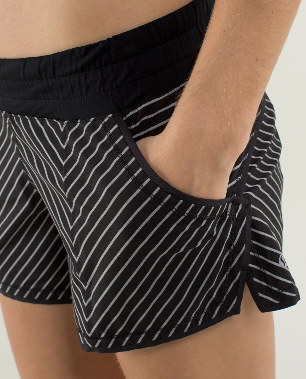 Lululemon Shake & Break Short *2-way Stretch - Parallel Stripe Swift Black White / Black