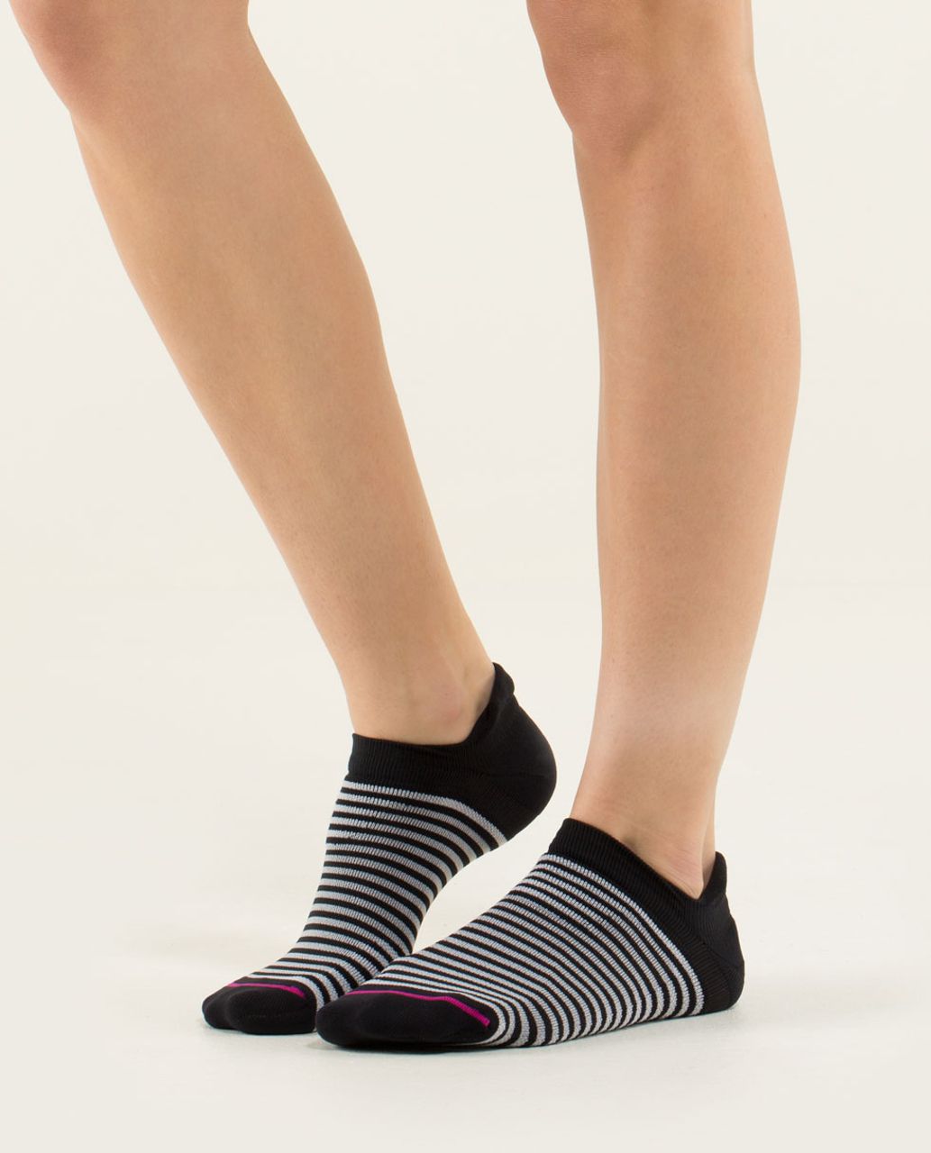 Lululemon Women's Ultimate No Show Run Sock *Ergo Toes - Womens No Show 4x4 Stripe Black White