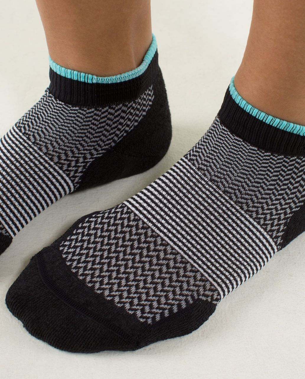 Lululemon Women's Ultimate Padded Run Sock - Womens Padded Split Chevron Black