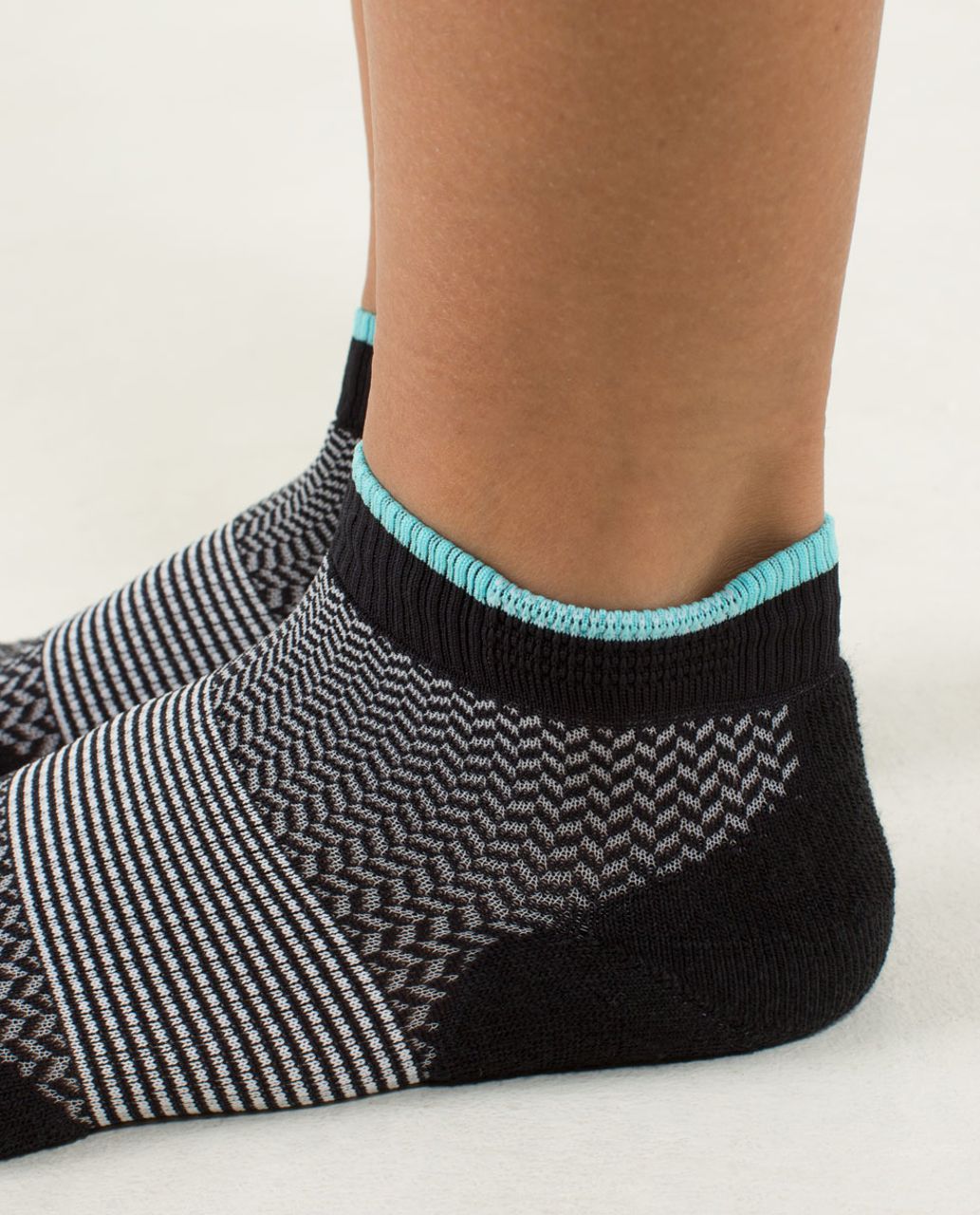 Lululemon Women's Ultimate Padded Run Sock - Womens Padded Split Chevron Black