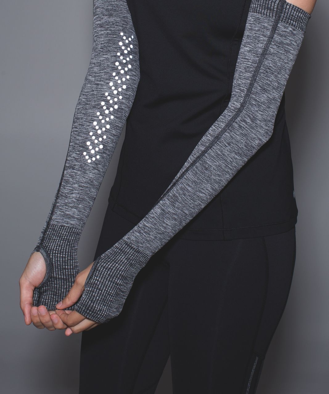 Lululemon Swiftly Arm Warmers - Heathered Black