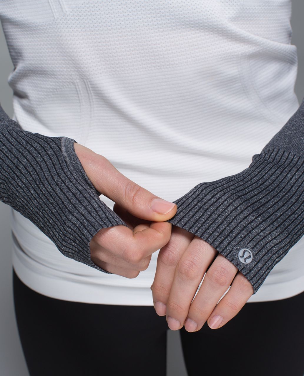 Lululemon Swiftly Arm Warmers - Heathered Black