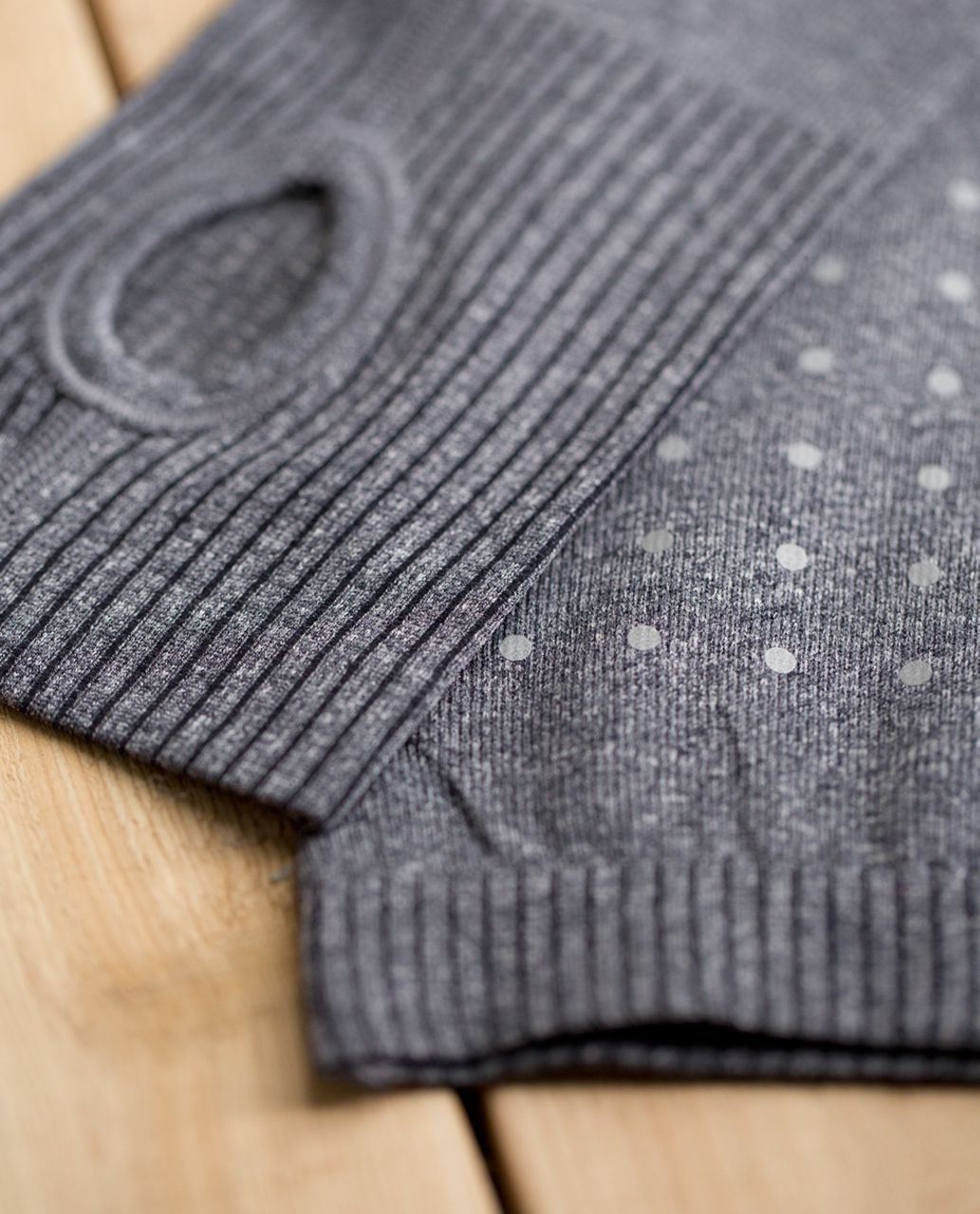 Lululemon Swiftly Arm Warmers - Heathered Black