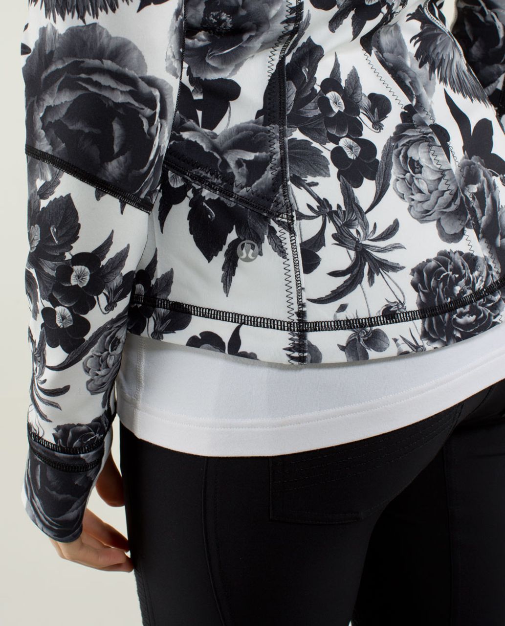 Lululemon Forme Jacket II Brisk Bloom Black & White Floral Size 6 Mint  Condition