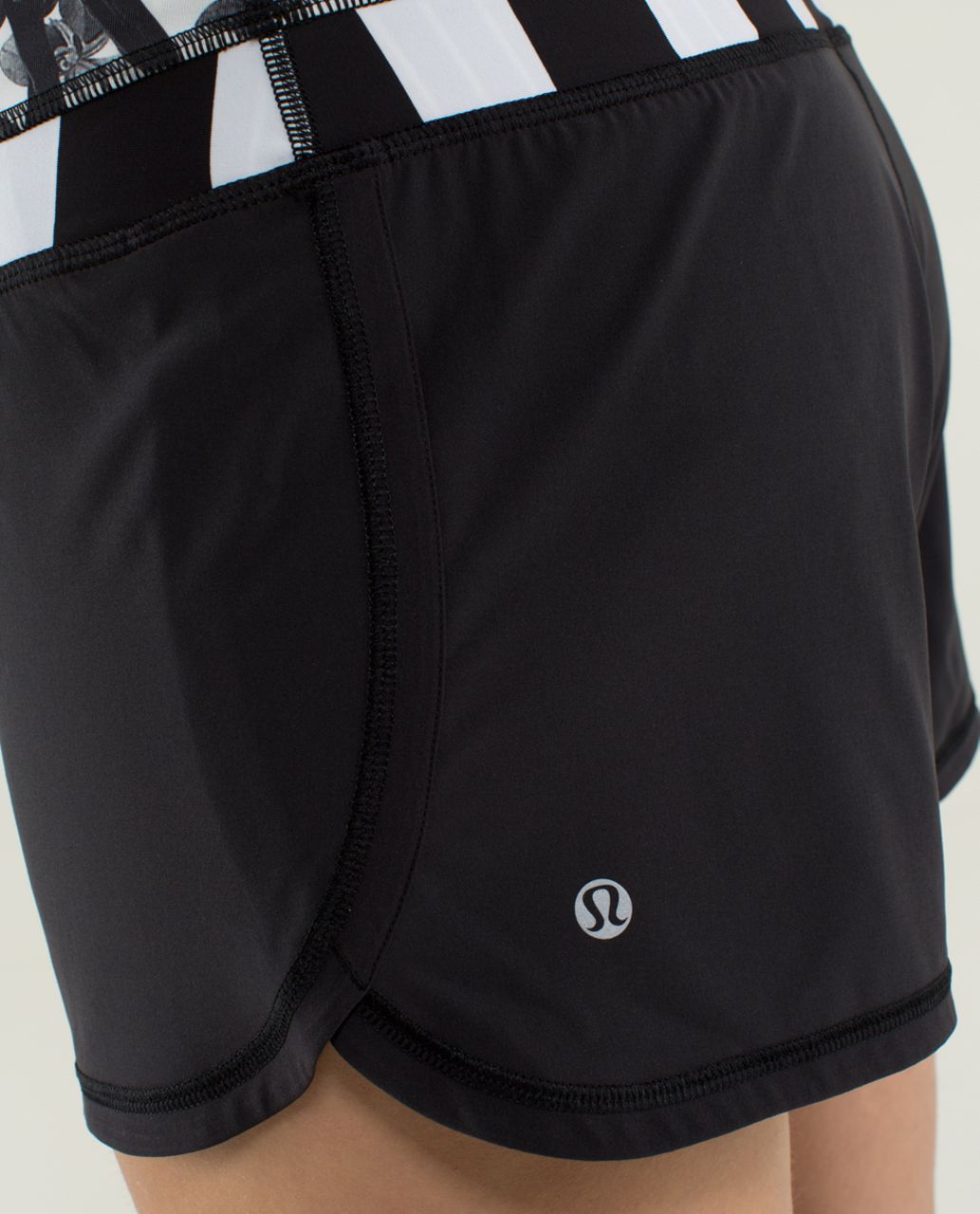 Lululemon Groovy Run Short *4-way Stretch - Black / Straightup Stripe Black White / Brisk Bloom Black White