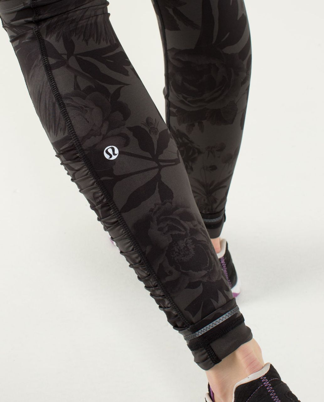 Lululemon Speed Tight *Luxtreme - Brisk Bloom Black Soot / Black