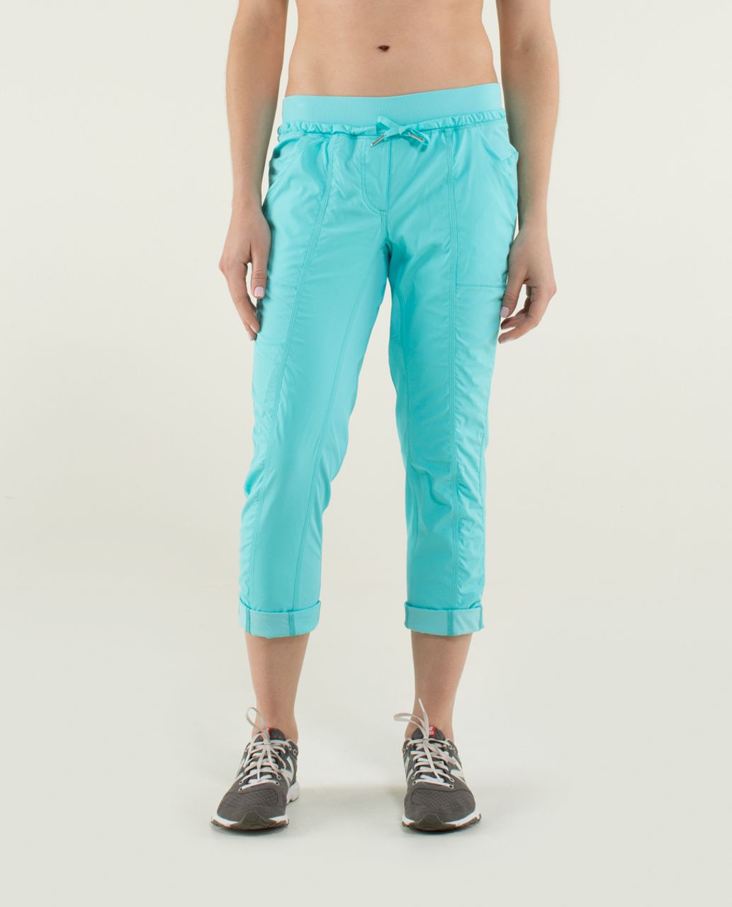 Lululemon Street to Studio Crop *Liner - Angel Blue