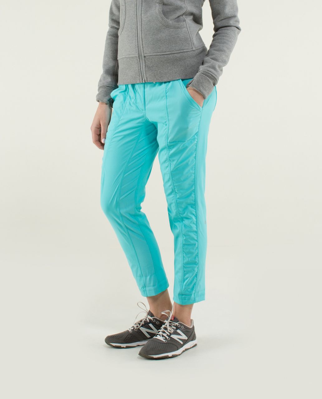 Lululemon Street to Studio Crop *Liner - Angel Blue