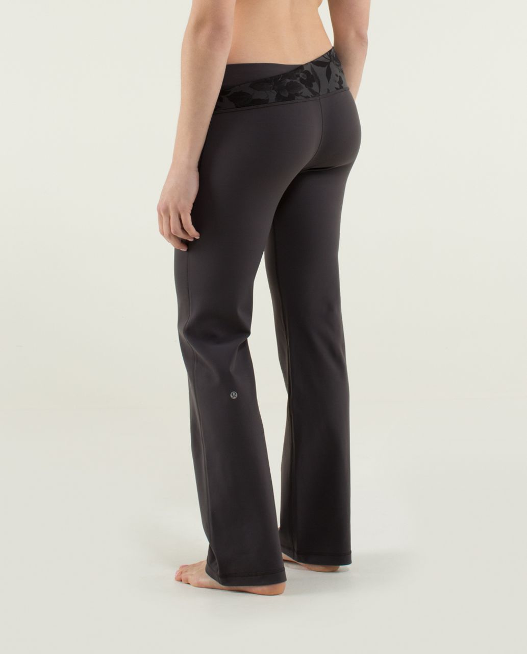 Lululemon Astro Pant (Regular) *Full-On Luon - Soot / Brisk Bloom