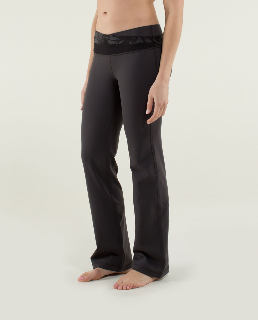 Lululemon Astro Pant (Regular) *Full-On Luon - Soot / Brisk Bloom Black Soot / Black