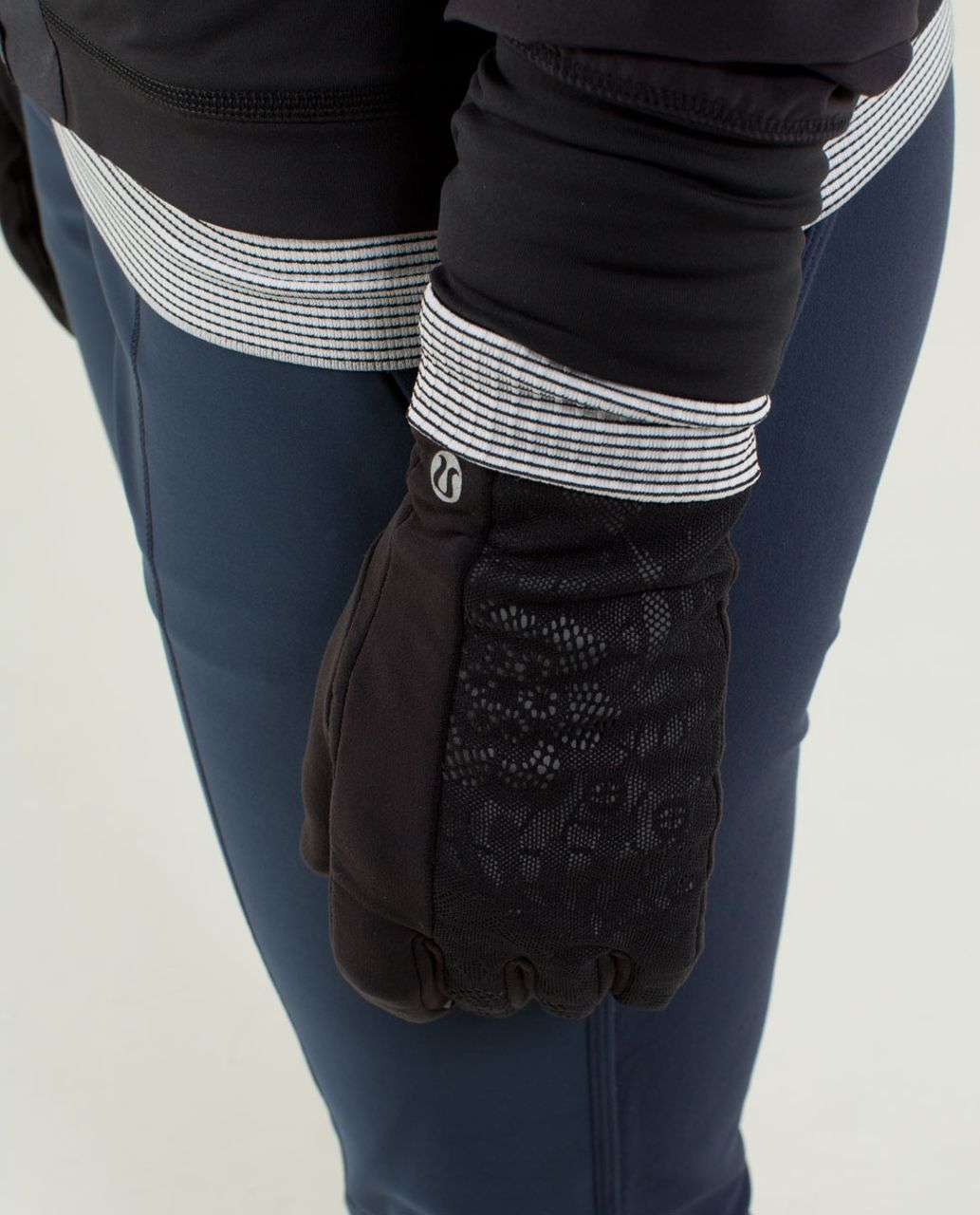 Lululemon Frosty Run Gloves *Reflective - Black (First Release)