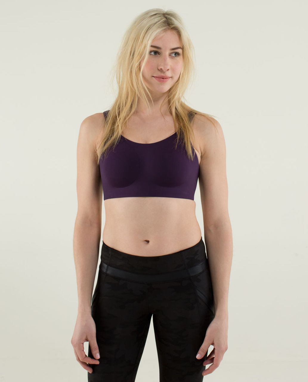 Lululemon Booby Bracer (D-E cup) - Deep Zinfandel