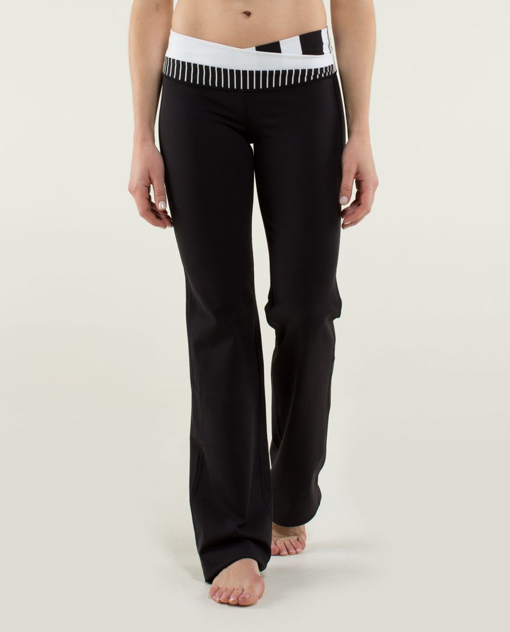 Lululemon Astro Pant (Tall) *Full-On Luon - Black / Straightup