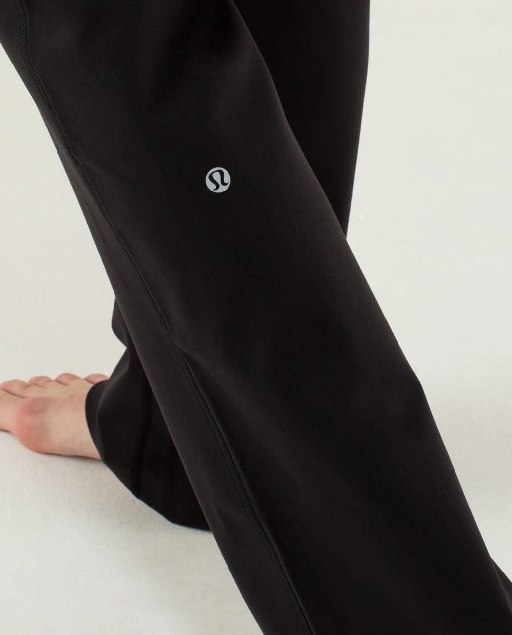 Lululemon Women's Astro Pants Size 6 26x31 Yoga Full On Luon Black Pink