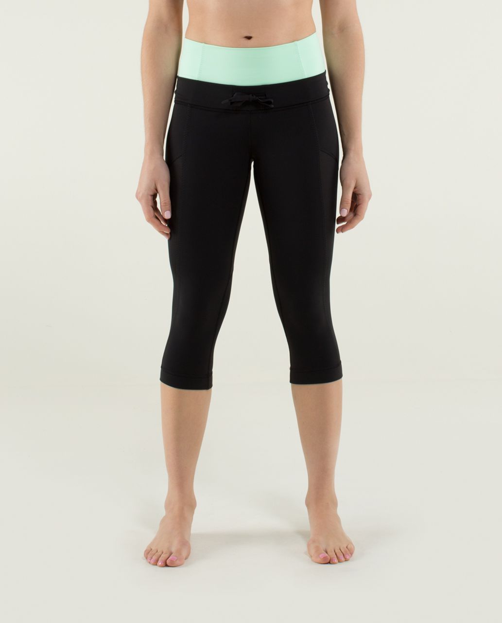 Lululemon Bhakti Yoga Crop - Black / Fresh Teal