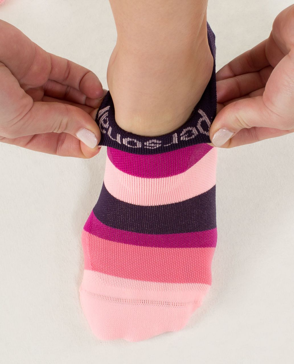 Lululemon Women's Ultimate No Show Run Sock *Ergo Toes - Womens No Show Assorted Stripe Bleached Coral