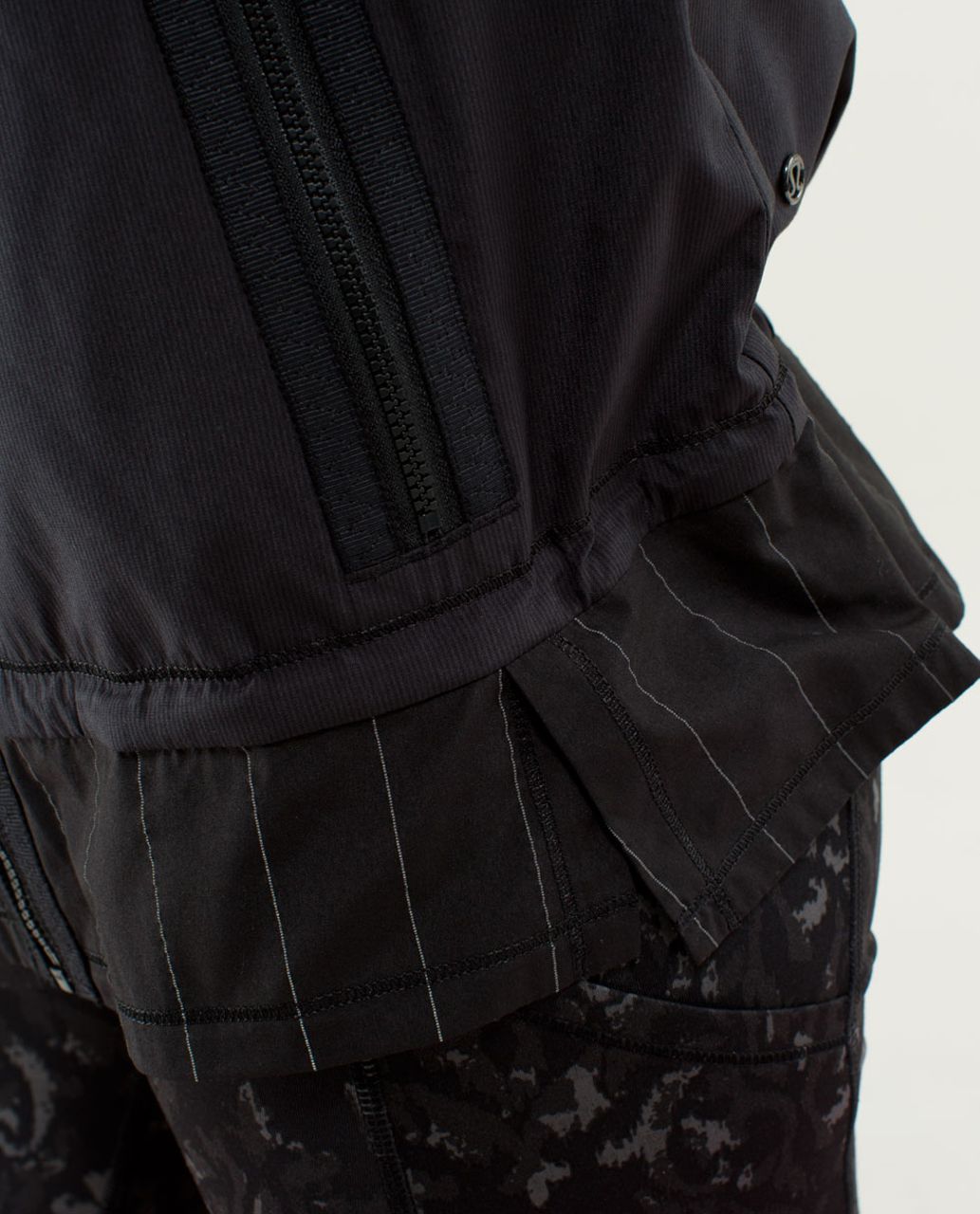 Lululemon Run:  Bandit Jacket *Reflective - Black