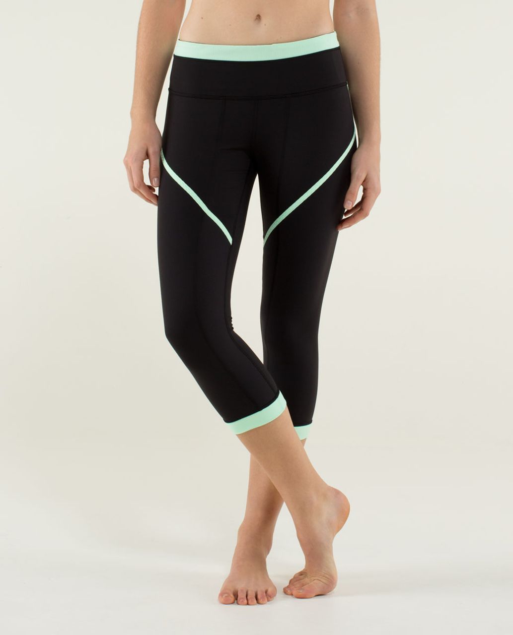 Lululemon Roll Out Crop - Black / Fresh Teal