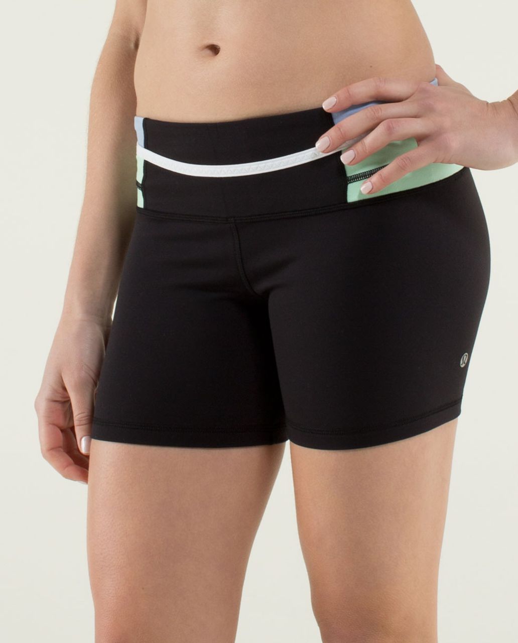 Lululemon Reverse Groove Short (Regular) *Full-On Luon - Black / Quilt Winter 13-17