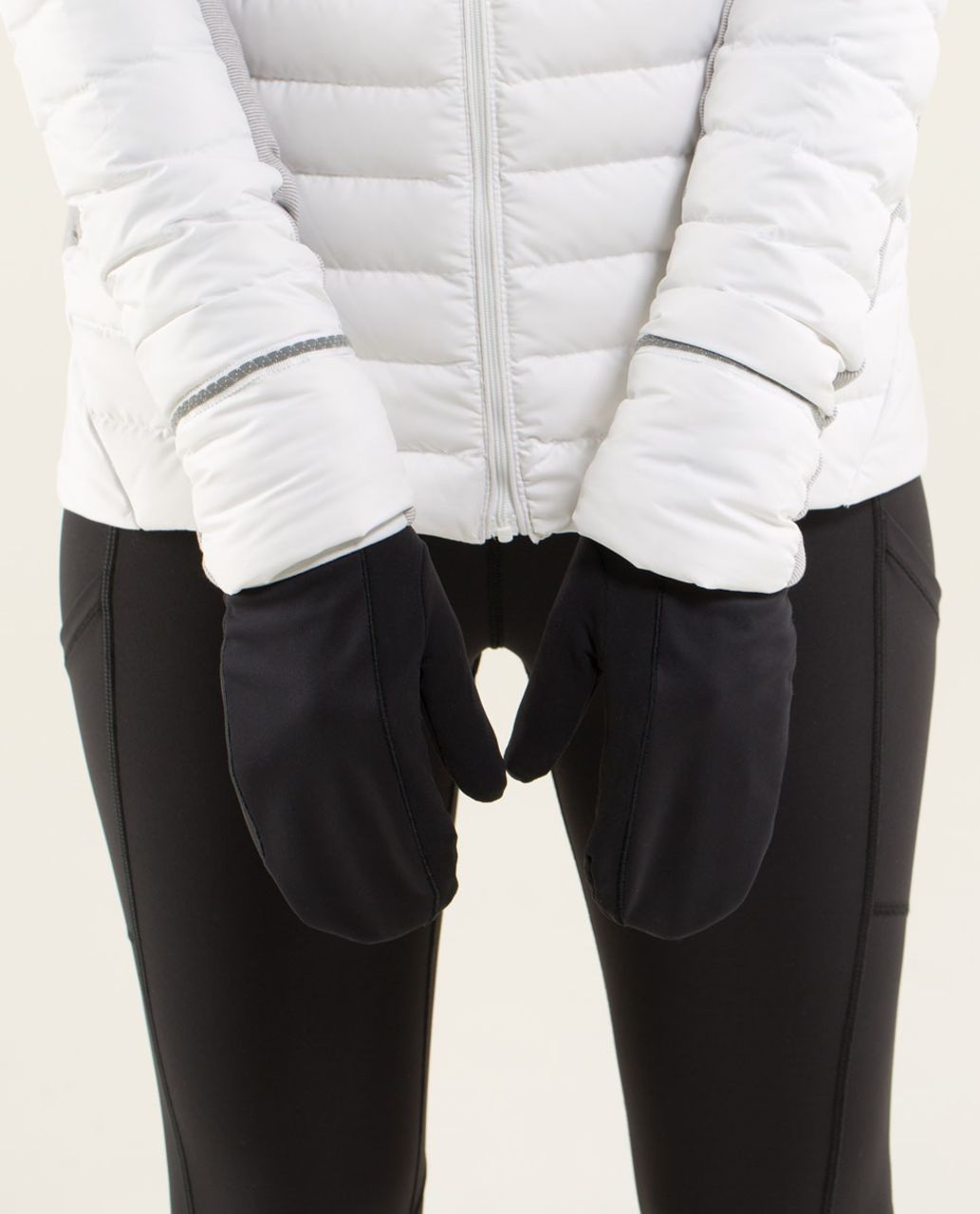 Lululemon Frosty Run Mittens - Black