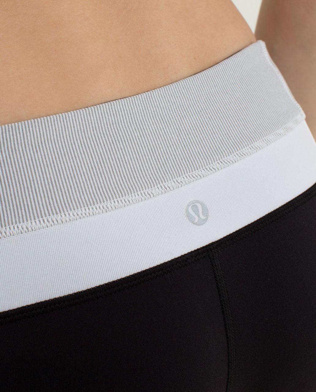 Lululemon Skinny Groove Pant *Full-On Luon - Black / Wee Stripe White Heathered Medium Grey / White