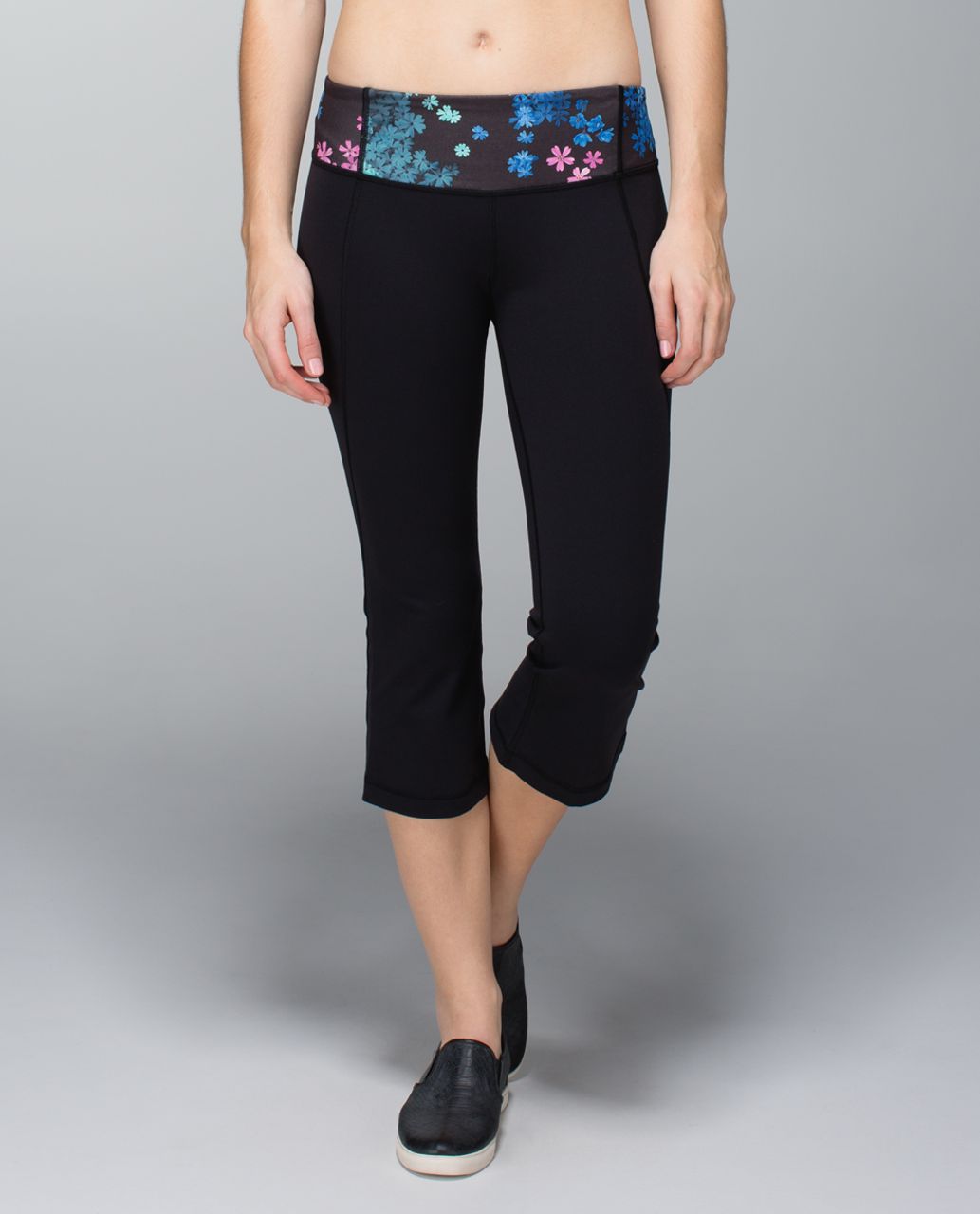 Lululemon Gather & Crow Crop *Full-On Luon - Black / Petal Pop Multi