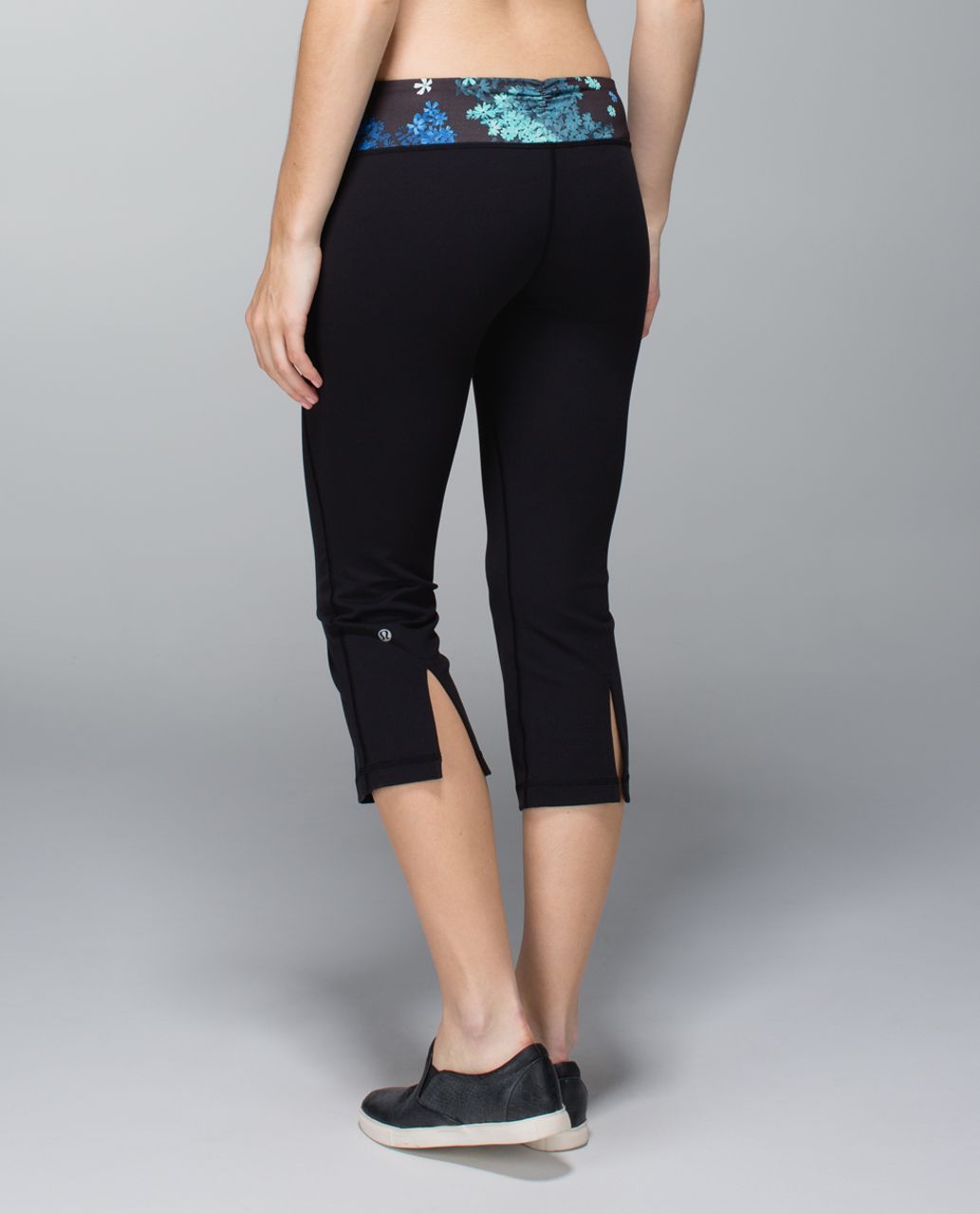 Lululemon Gather & Crow Crop *Full-On Luon - Black / Petal Pop Multi ...