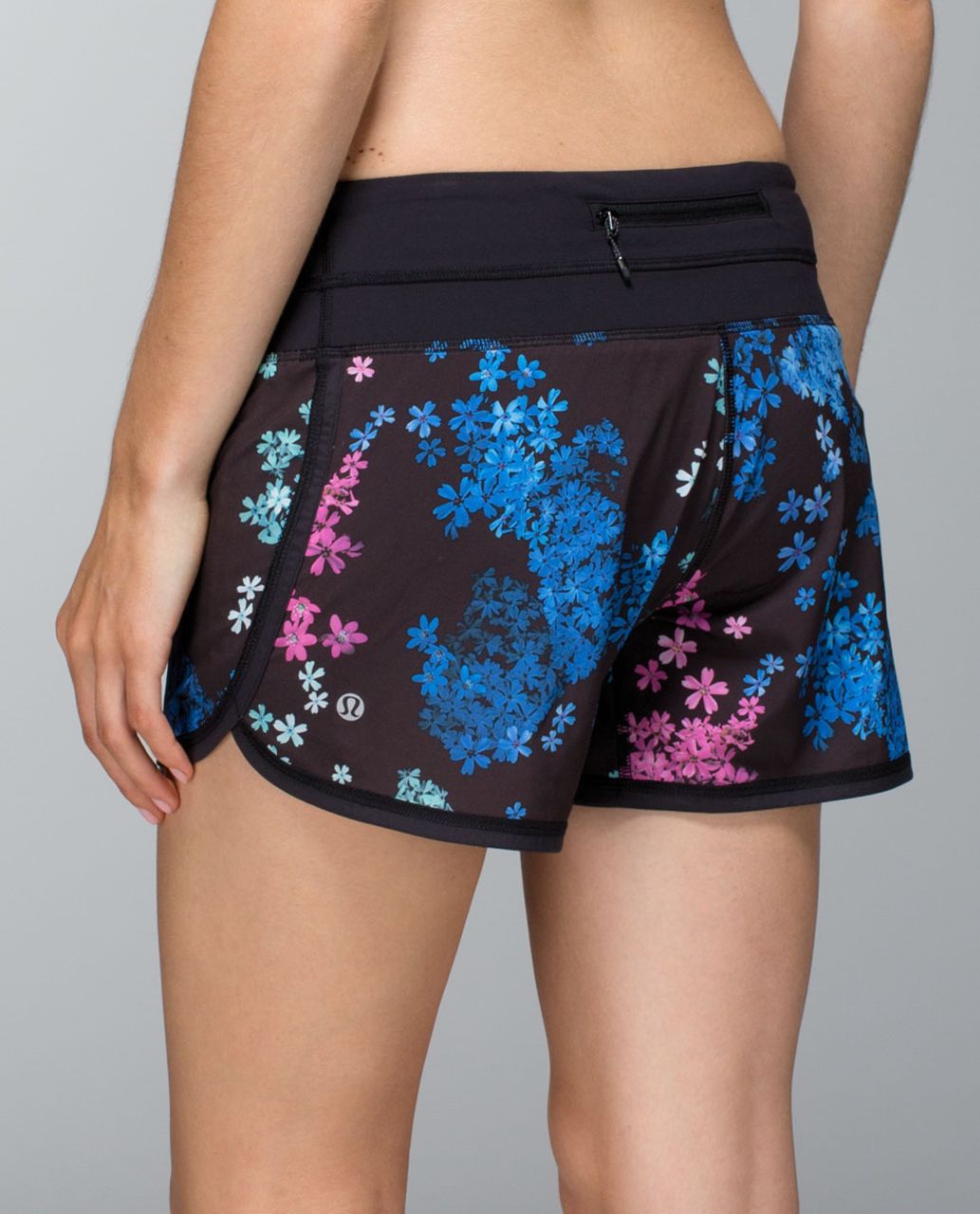 Lululemon Groovy Run Short *4-way Stretch - Petal Pop Multi / Black