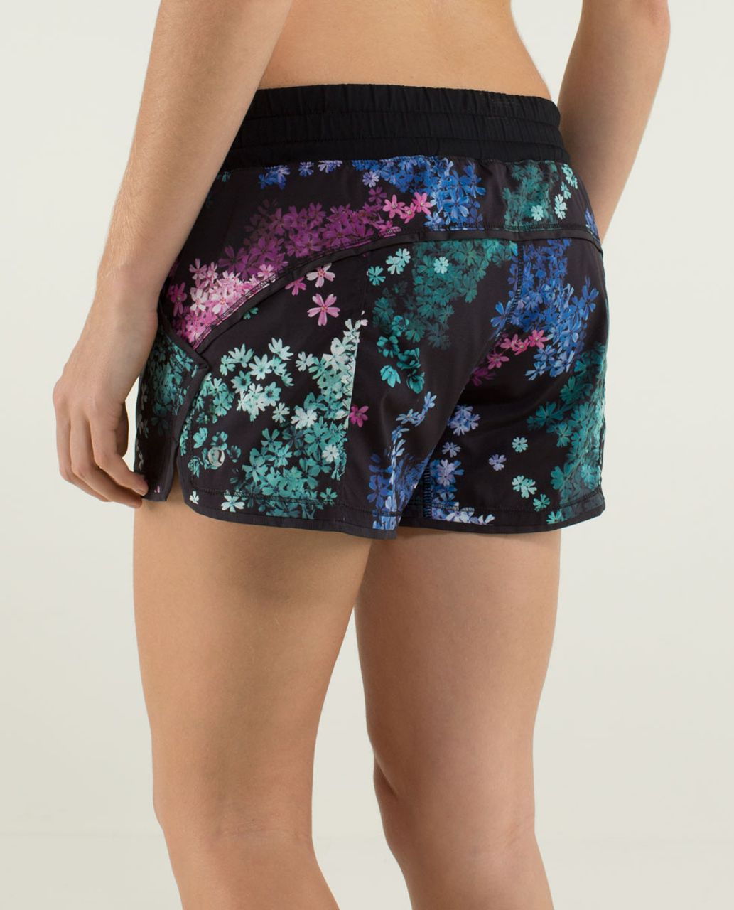 Lululemon Shake & Break Short *2-way Stretch - Petal Pop Multi / Black