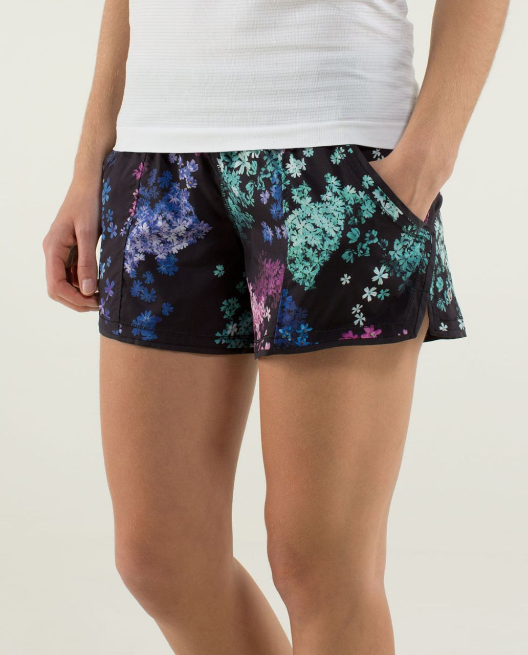 Lululemon Shake & Break Short *2-way Stretch - Petal Pop Multi / Black