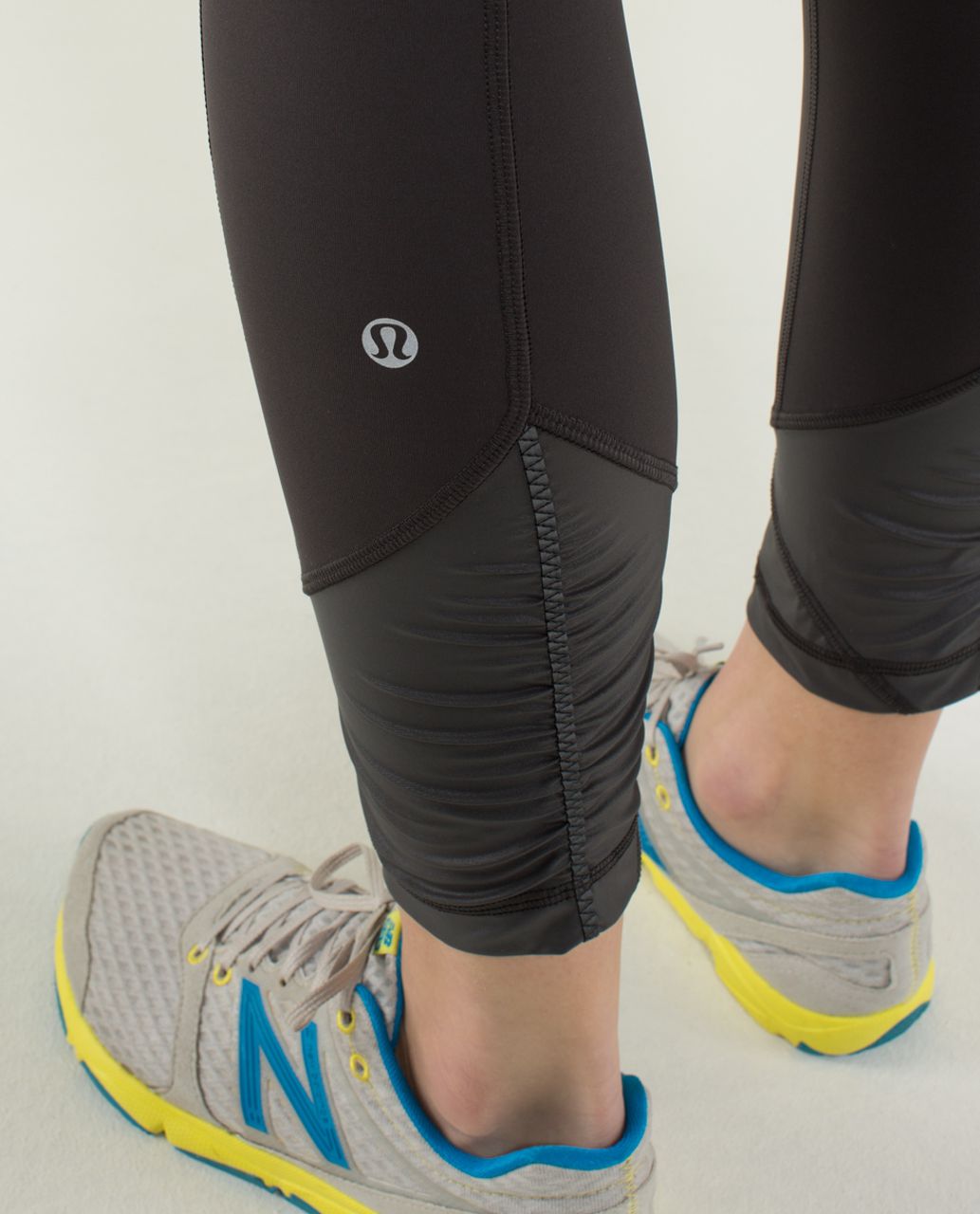 Lululemon Pace Queen Leggings Size 8 Black Shiny Ruched