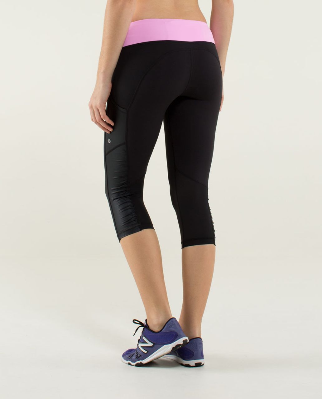 LULULEMON Black Capris Mesh Side Pockets 4