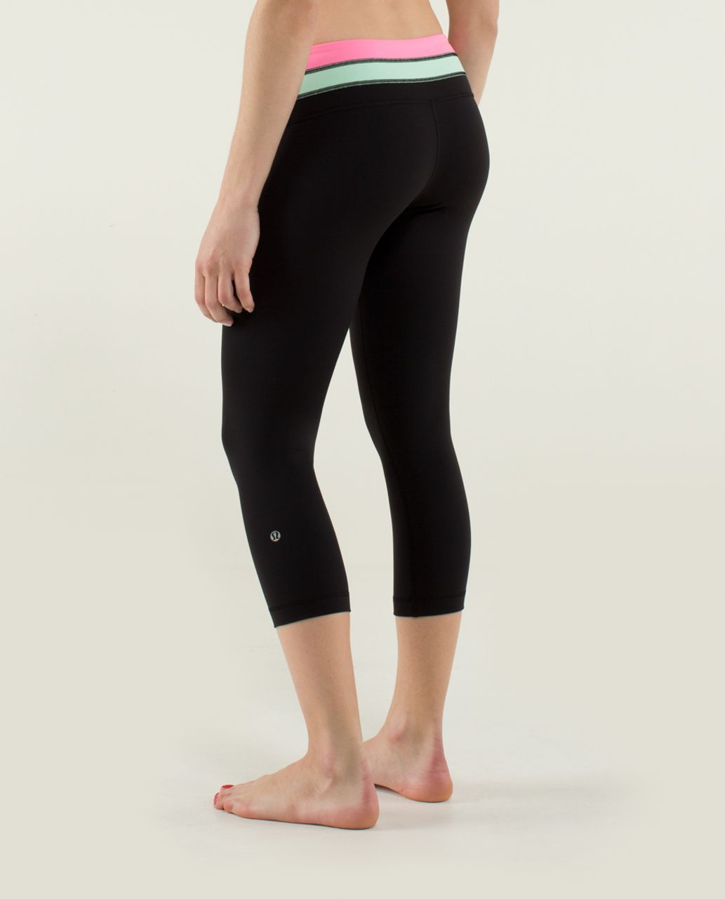 Lululemon Wunder Under Crop *Full-On Luon - Black / Quilt Winter 13-16